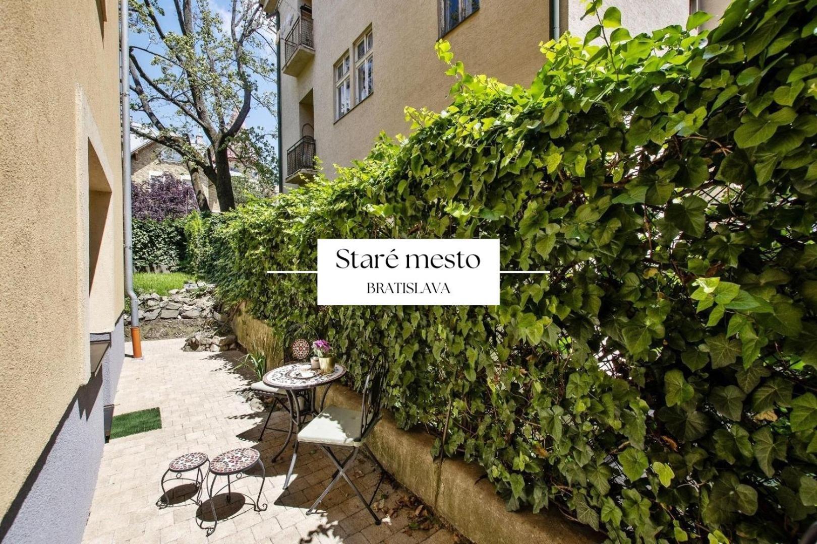 ברטיסלאבה Stylish Historical Apartment + Backyard מראה חיצוני תמונה